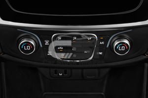 2021 Chevrolet Traverse LS 5 Door SUV Climate control
