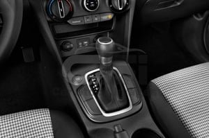 2021 Hyundai Kona SE 4 Door SUV Gear shift