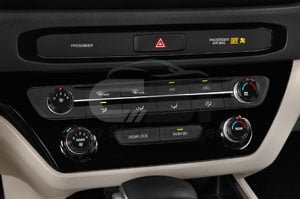 2021 Kia Sedona EX 5 Door MUV Climate control