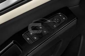2024 Nissan Pathfinder SL 5 Door SUV Doorcontrols